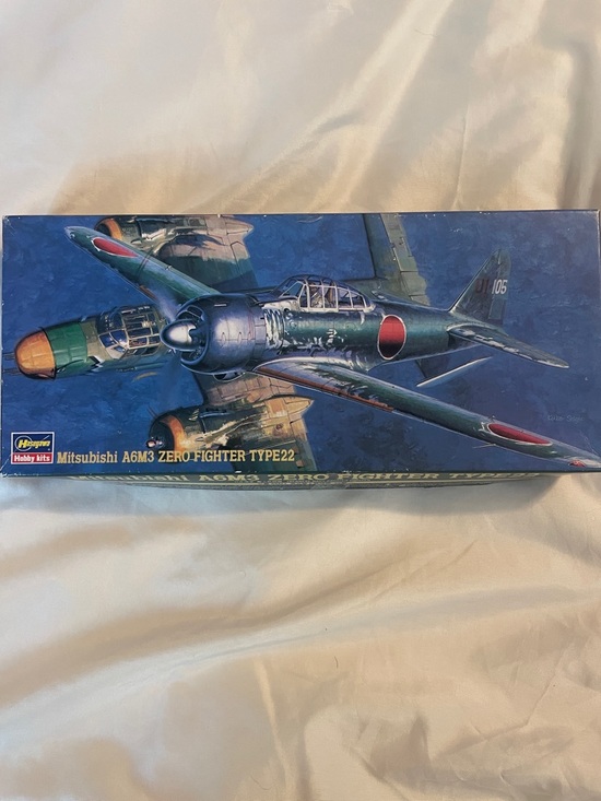 Hasegawa Mitsubishi A6M3 Zero Fighter Type22 Model Kit